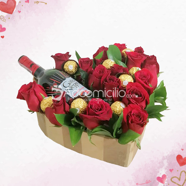 Arreglo Floral Corazón con Rosas Vino y Chocolates A Domicilio En Bogotá